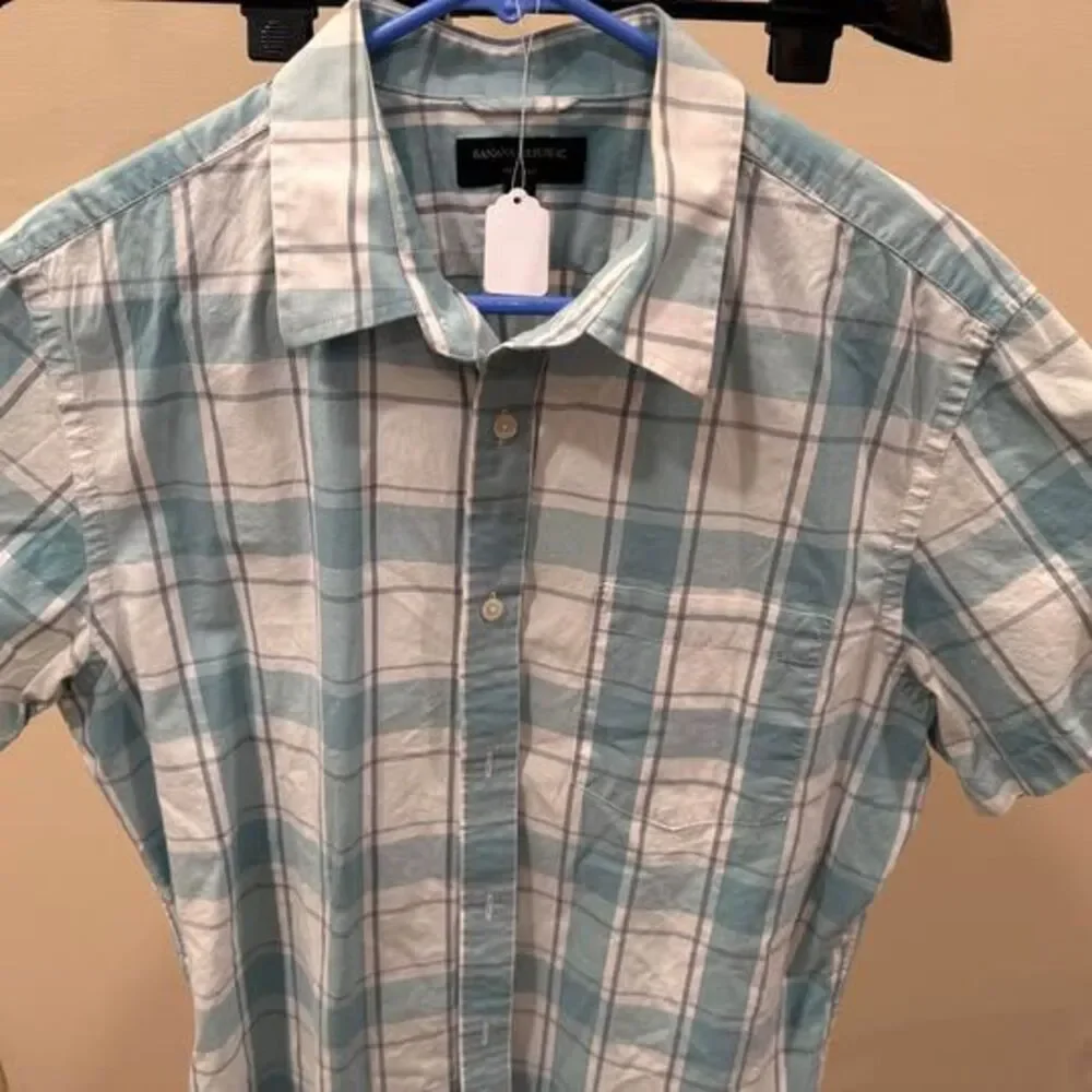 Banana Republic Short Sleeve Button Down Shirt